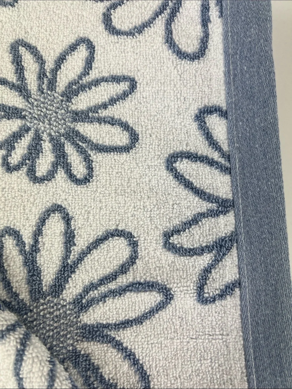 Ecoexistence Bath Towels Blue White Floral Daisy Quick-Dry Soft Cotton 2 Pc NEW